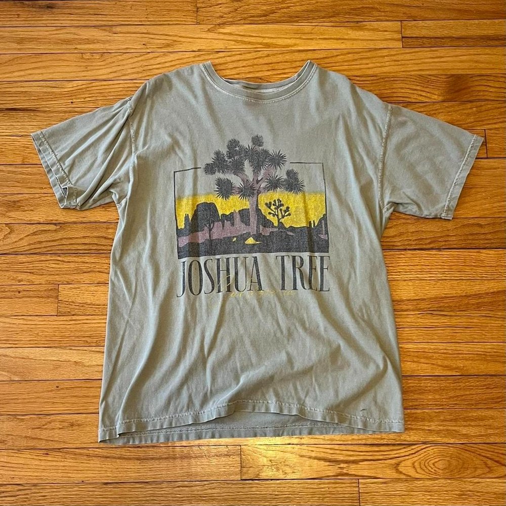 Joshua Tree Graphic Tee